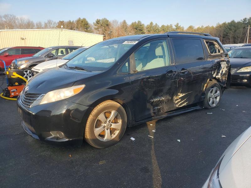 TOYOTA SIENNA 2011 with VIN 5TDKK3DC4BS058265 - Photo from auction