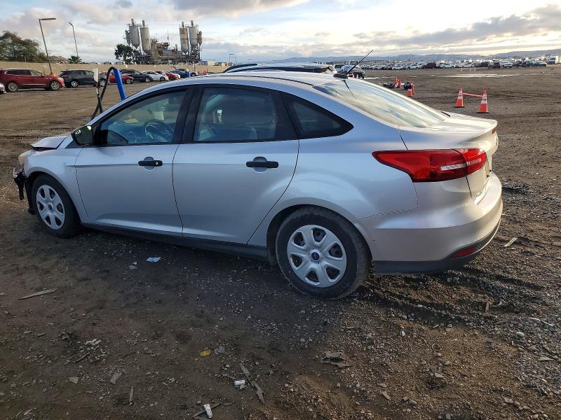 Photo 2 from auction – 2015 FORD FOCUS S with VIN 1FADP3E21FL358052