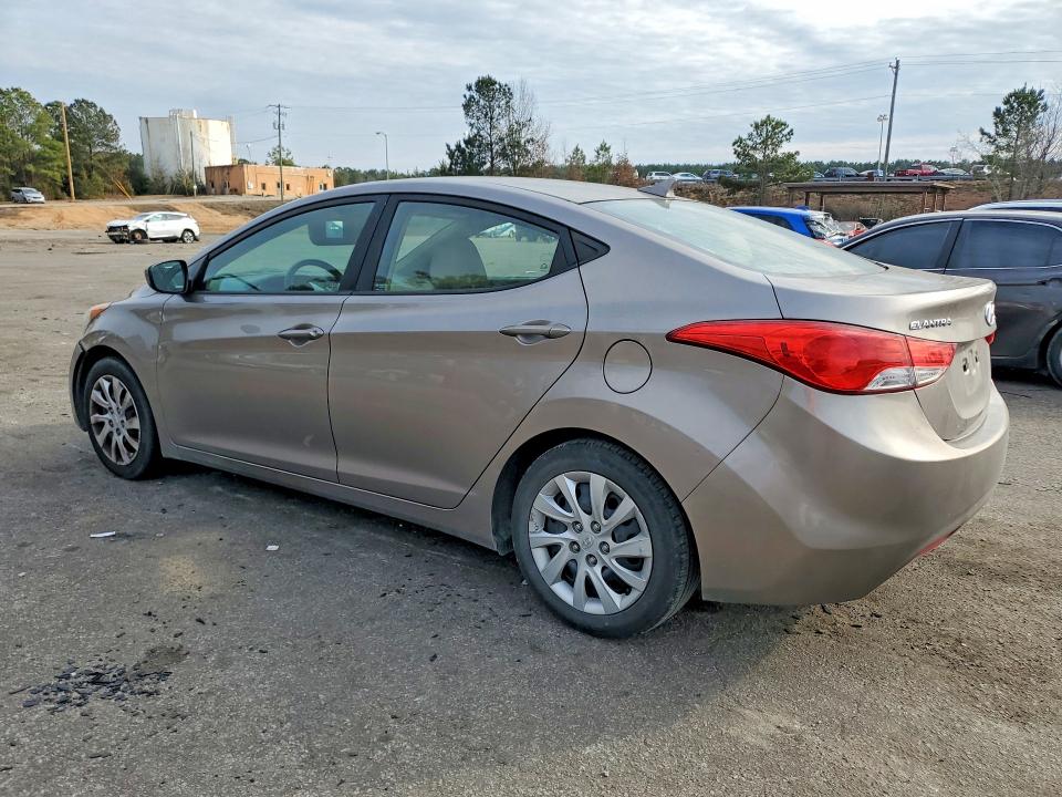 Photo 2 from auction – 2013 HYUNDAI ELANTRA GL with VIN 5NPDH4AE0DH192069