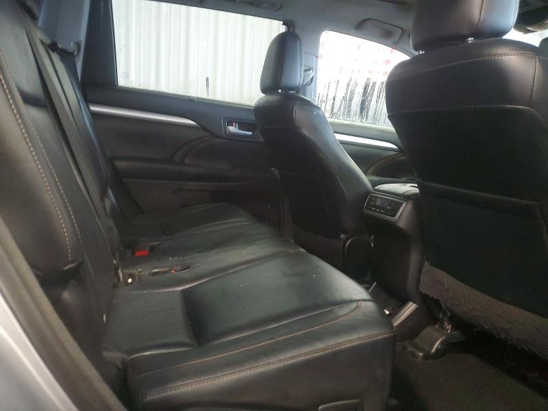 Photo 11 from auction – 2014 TOYOTA HIGHLANDER with VIN 5TDJKRFHXES042812