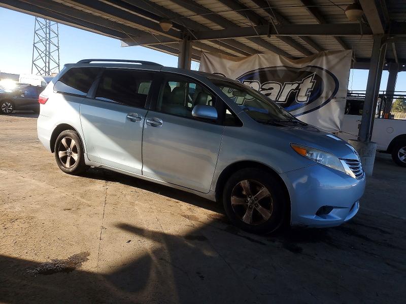 Photo 4 from auction – 2015 TOYOTA SIENNA LE with VIN 5TDKK3DC9FS546326