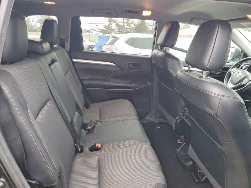 Photo 11 from auction – 2017 TOYOTA HIGHLANDER with VIN 5TDBZRFH3HS473884