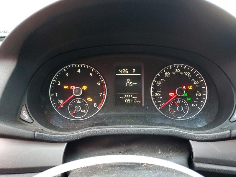 Photo 9 from auction – 2014 VOLKSWAGEN PASSAT with VIN 1VWAT7A30EC081081