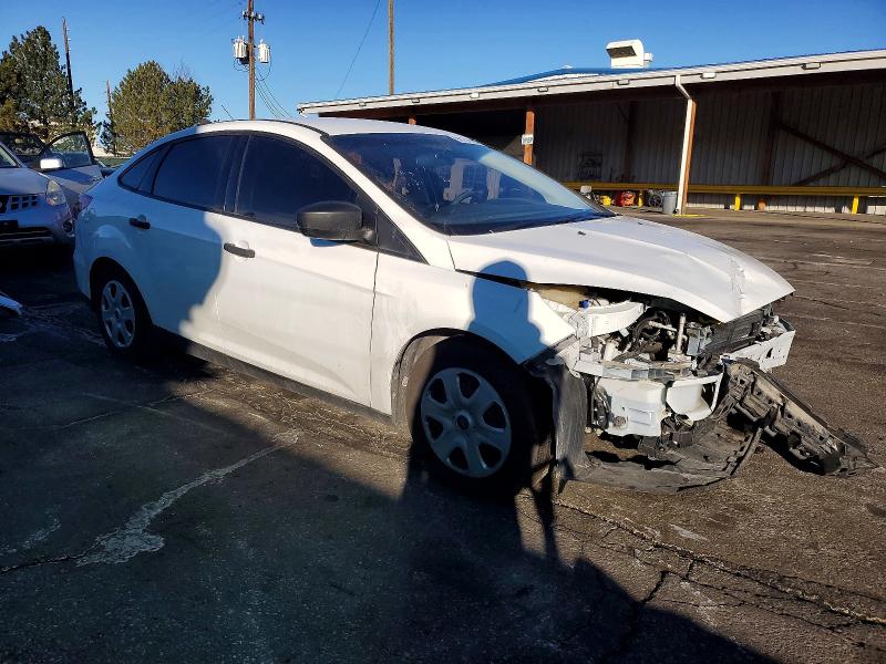Снимка 4 от търг – 2017 FORD FOCUS S с VIN 1FADP3E21HL221101
