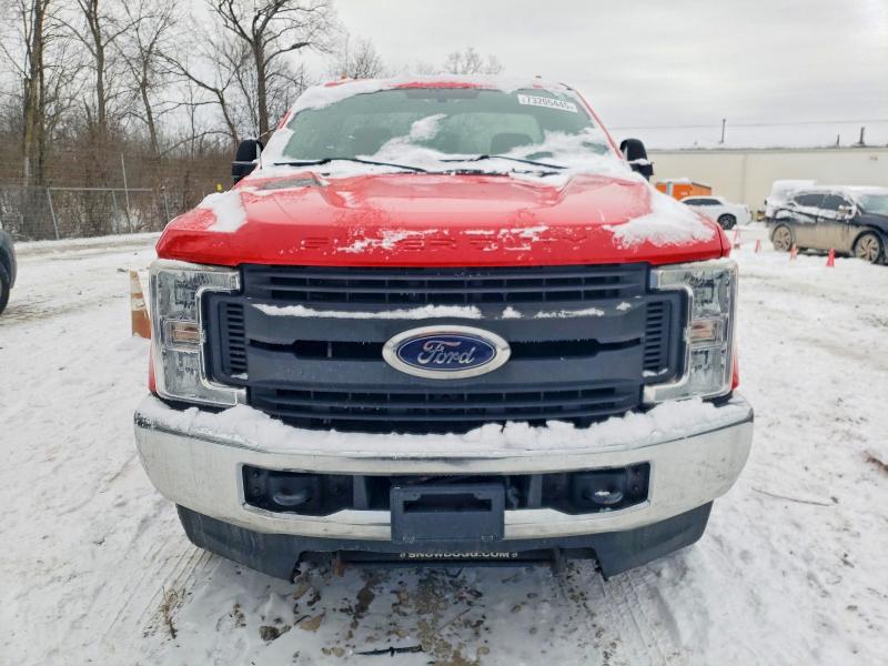Photo 5 from auction – 2018 FORD F350 SUPER with VIN 1FTRF3B6XJEB69889