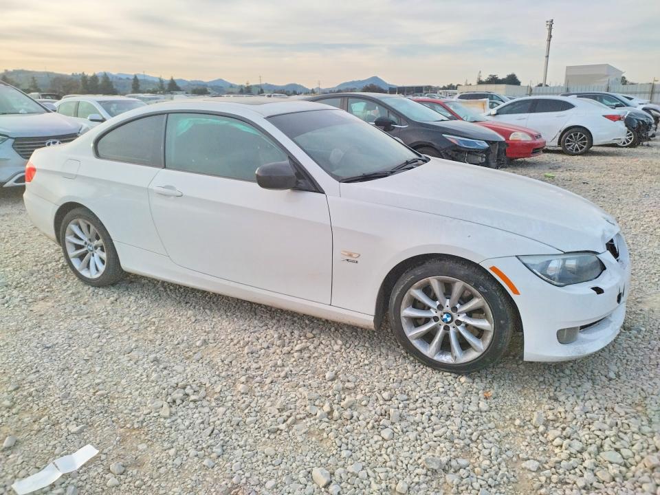 Photo 4 from auction – 2011 BMW 335 XI with VIN WBAKF9C54BE261525