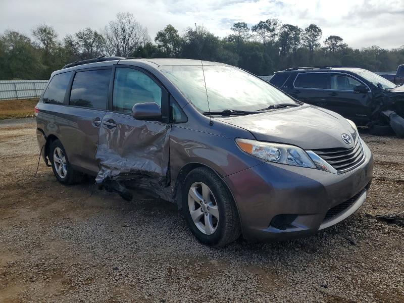 Photo 4 from auction – 2011 TOYOTA SIENNA LE with VIN 5TDKK3DC2BS107303