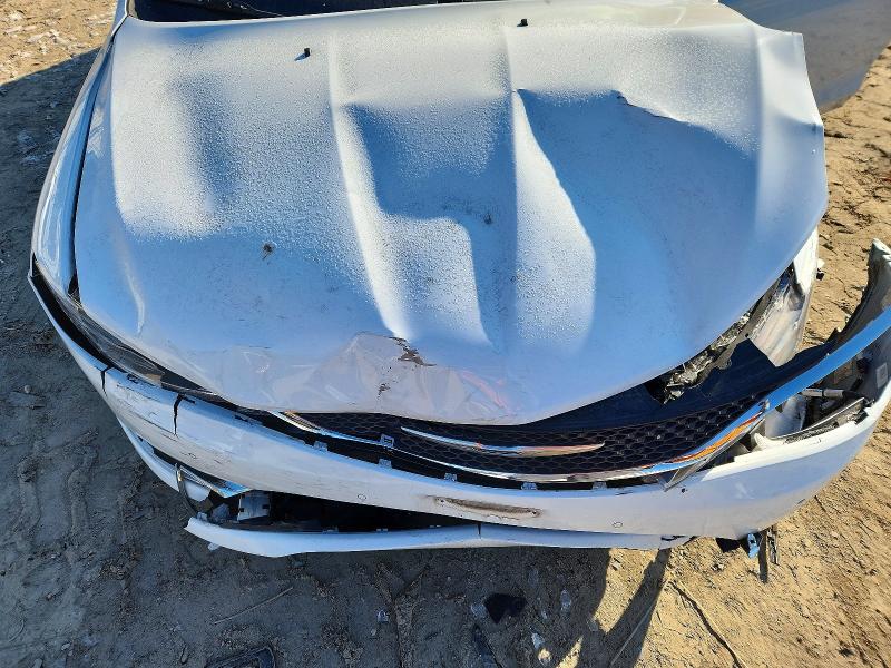 Photo 11 from auction – 2015 CHRYSLER 200 with VIN 1C3CCCCG3FN567513