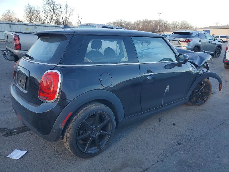 Photo 3 from auction – 2021 MINI COOPER with VIN WMWXR3C07M2N87791