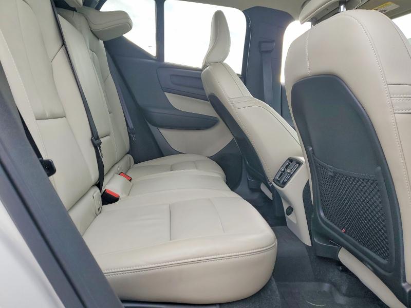 Photo 11 from auction – 2019 VOLVO XC40 T5 MO with VIN YV4162UK4K2047790