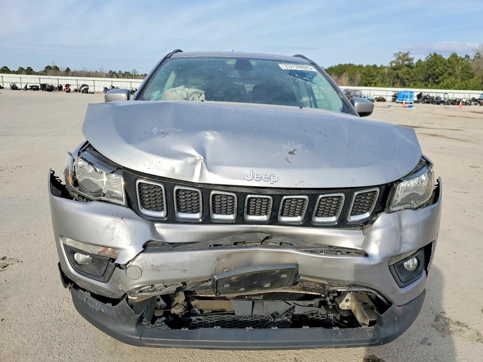 Photo 5 from auction – 2019 JEEP COMPASS LA with VIN 3C4NJDBB1KT670428