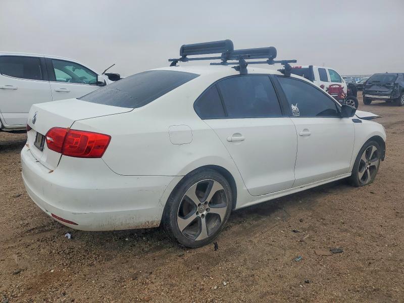 Photo 3 from auction – 2013 VOLKSWAGEN JETTA with VIN 3VW2K7AJ5DM420985