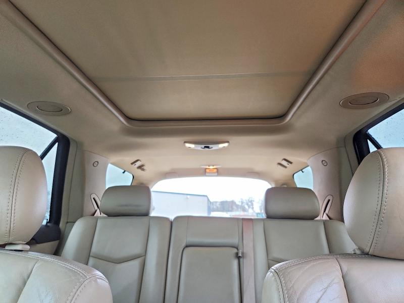 Photo 10 from auction – 2008 CADILLAC SRX with VIN 1GYEE637680118000