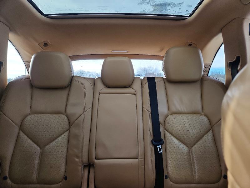 Photo 10 from auction – 2012 PORSCHE CAYENNE with VIN WP1AA2A27CLA12032