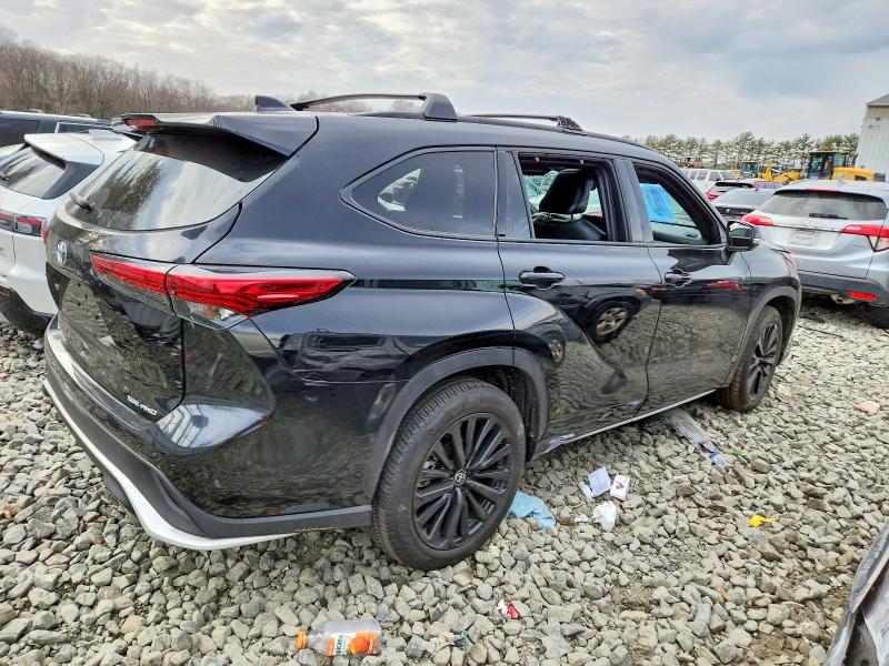 Photo 3 from auction – 2023 TOYOTA HIGHLANDER with VIN 5TDKDRBHXPS512974