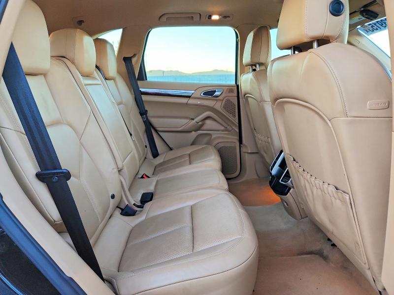 Photo 11 from auction – 2012 PORSCHE CAYENNE S with VIN WP1AE2A25CLA90118