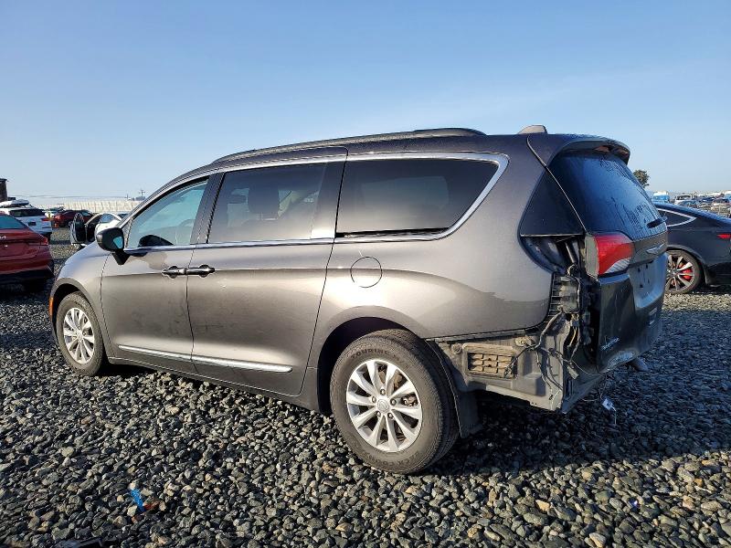 Photo 2 from auction – 2017 CHRYSLER PACIFICA T with VIN 2C4RC1BGXHR526622