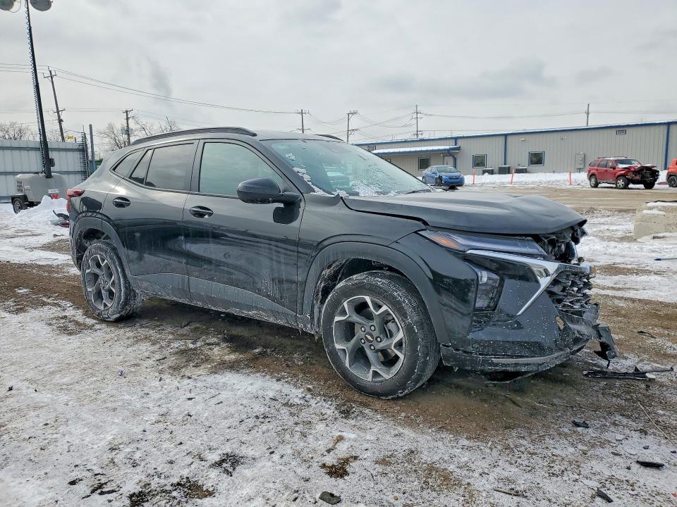 Photo 4 from auction – 2024 CHEVROLET TRAX with VIN KL77LHE26RC245411