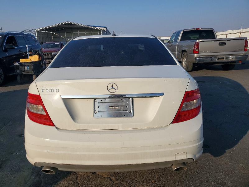 Photo 6 from auction – 2011 MERCEDES-BENZ C 300 with VIN WDDGF5EB3BR174749