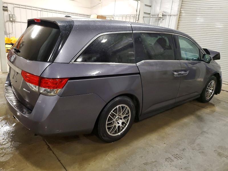 Photo 3 from auction – 2016 HONDA ODYSSEY SE with VIN 5FNRL5H35GB016801
