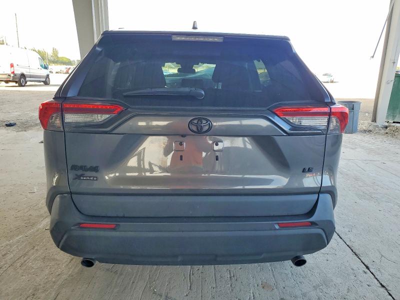 Zdjęcie 6 z aukcji – 2021 TOYOTA RAV4 z VIN 2T3H1RFV1MC155232