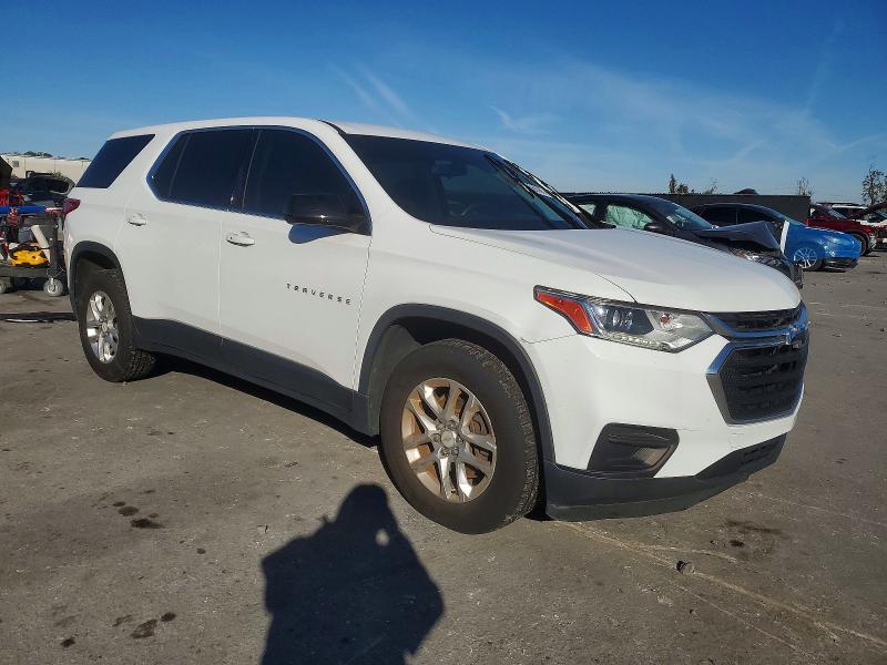 Photo 4 from auction – 2018 CHEVROLET TRAVERSE with VIN 1GNERFKW7JJ213207