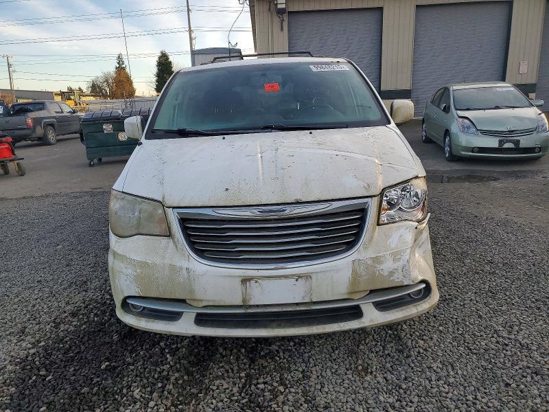 Photo 5 from auction – 2014 CHRYSLER TOWN & COU with VIN 2C4RC1BG8ER307685
