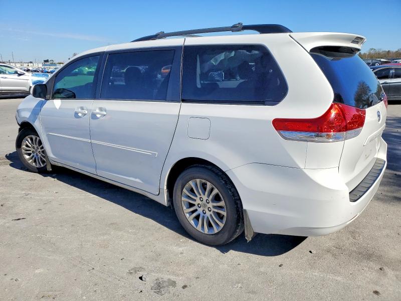 Photo 2 from auction – 2012 TOYOTA SIENNA with VIN 5TDYK3DC6CS277224
