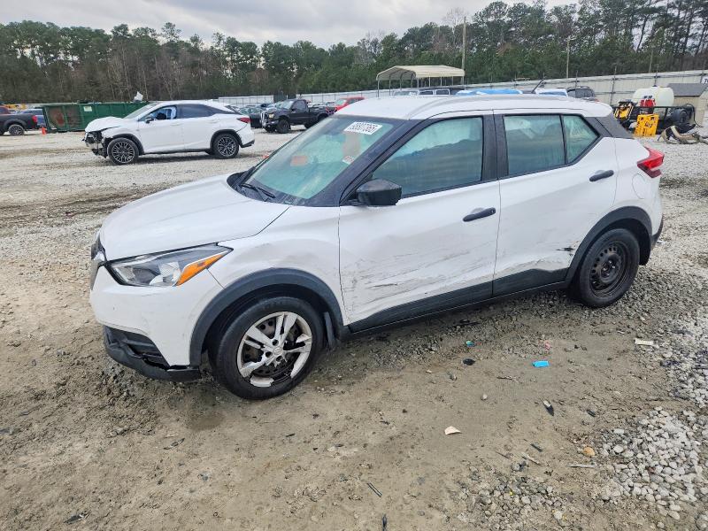 NISSAN KICKS 2019 with VIN 3N1CP5CU6KL520863 - Photo from auction