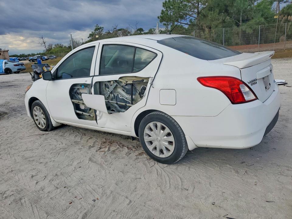 Photo 2 from auction – 2016 NISSAN VERSA S with VIN 3N1CN7AP3GL879237