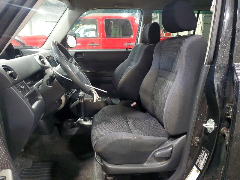 Photo 7 from auction – 2005 TOYOTA SCION XB with VIN JTLKT324550212664