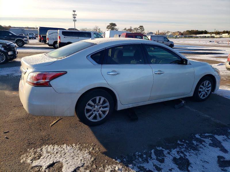 Photo 3 from auction – 2015 NISSAN ALTIMA with VIN 1N4AL3AP8FC118559