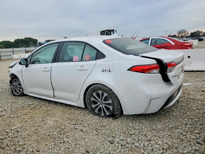 Photo 2 from auction – 2022 TOYOTA COROLLA LE with VIN JTDEAMDE0N3007732