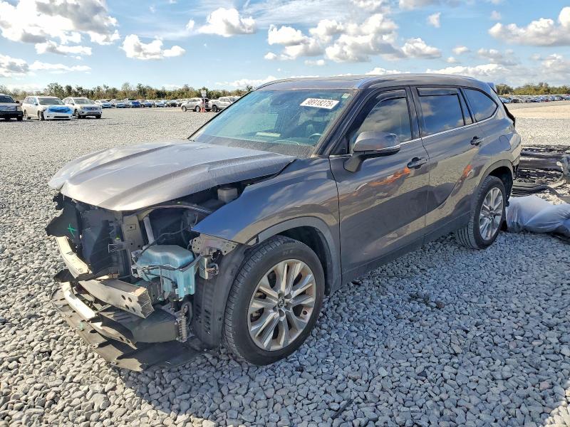 TOYOTA HIGHLANDER 2021 with VIN 5TDYZRAH2MS055215 - Photo from auction