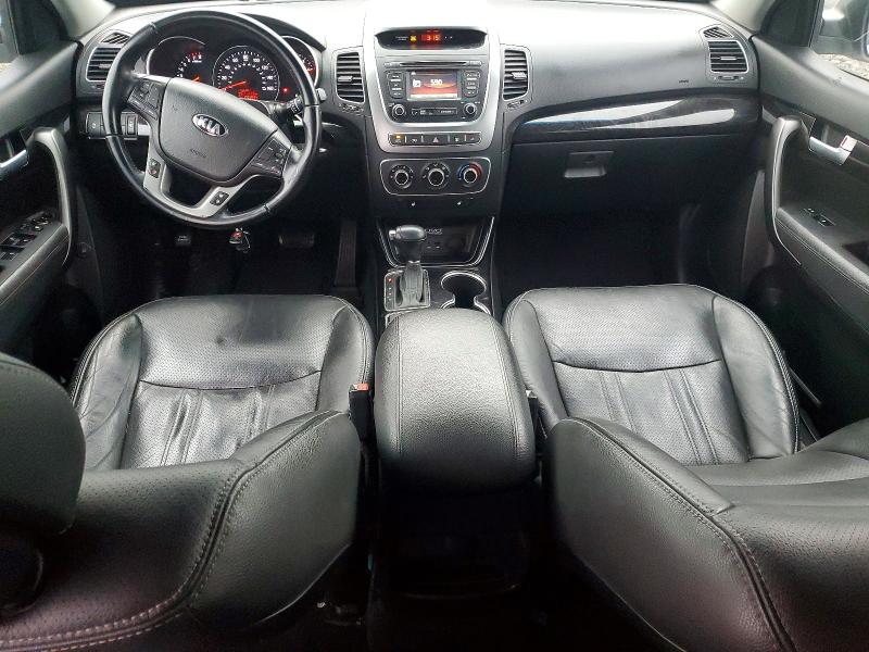 Photo 8 from auction – 2015 KIA SORENTO LX with VIN 5XYKTCA67FG634154