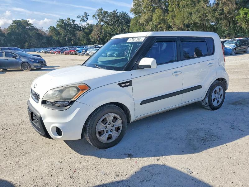 KIA SOUL 2013 with VIN KNDJT2A50D7773064 - Photo from auction
