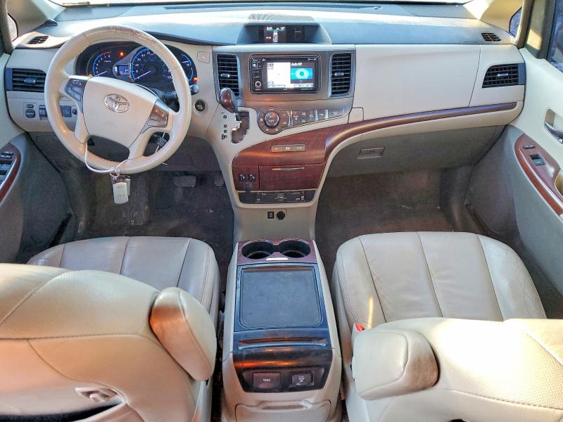 Photo 8 from auction – 2013 TOYOTA SIENNA XLE with VIN 5TDYK3DC6DS286166