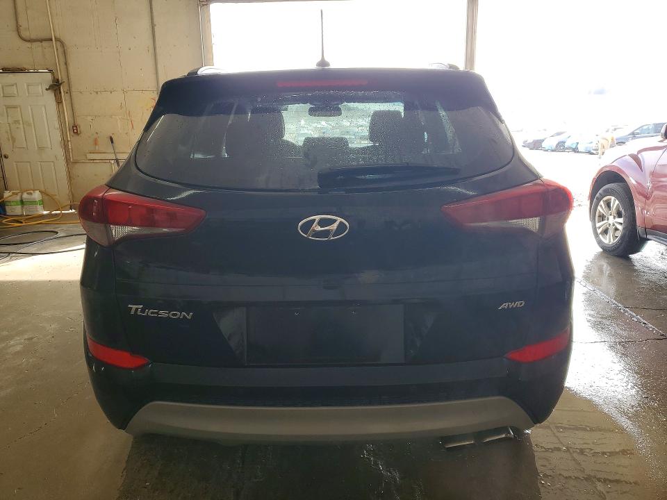 Photo 6 from auction – 2017 HYUNDAI TUCSON LIM with VIN KM8J3CA20HU568651