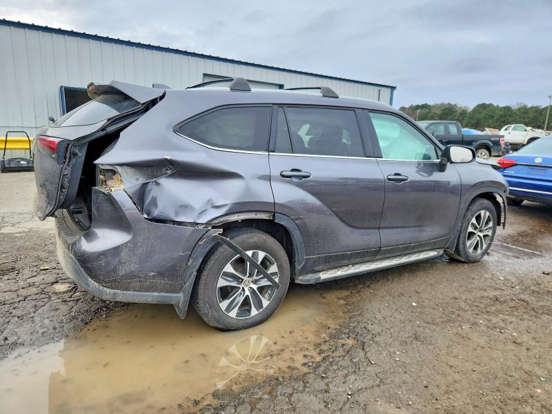 Photo 3 from auction – 2022 TOYOTA HIGHLANDER with VIN 5TDGZRAH4NS110860