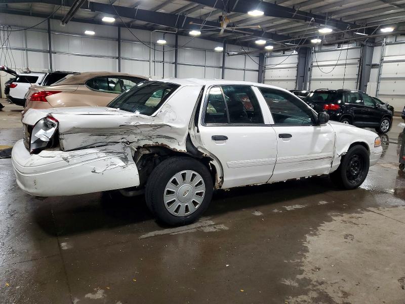 Photo 3 from auction – 2010 FORD CROWN VICT with VIN 2FABP7BV4AX132077