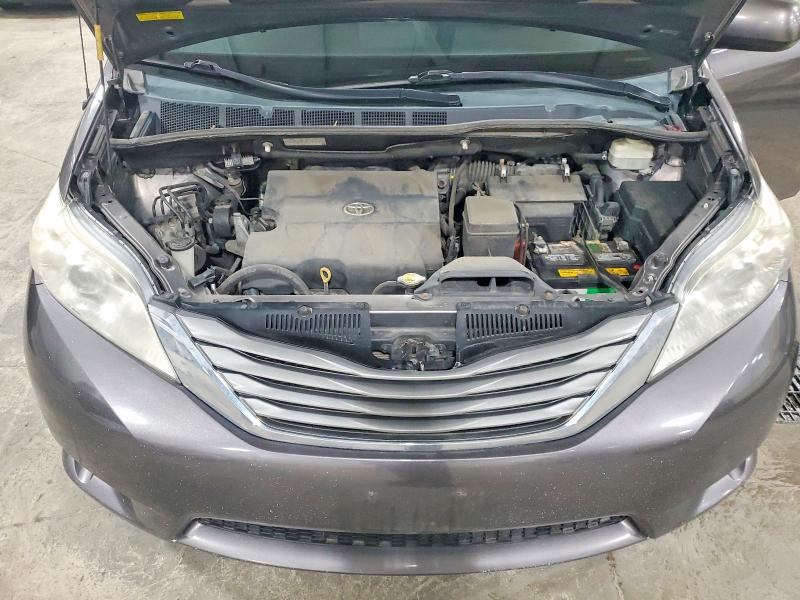 Photo 12 from auction – 2013 TOYOTA SIENNA XLE with VIN 5TDYK3DC0DS344370