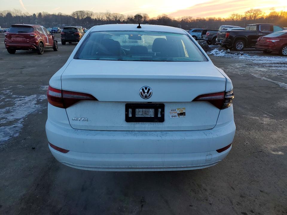 Photo 6 from auction – 2019 VOLKSWAGEN JETTA with VIN 3VWC57BU1KM018320