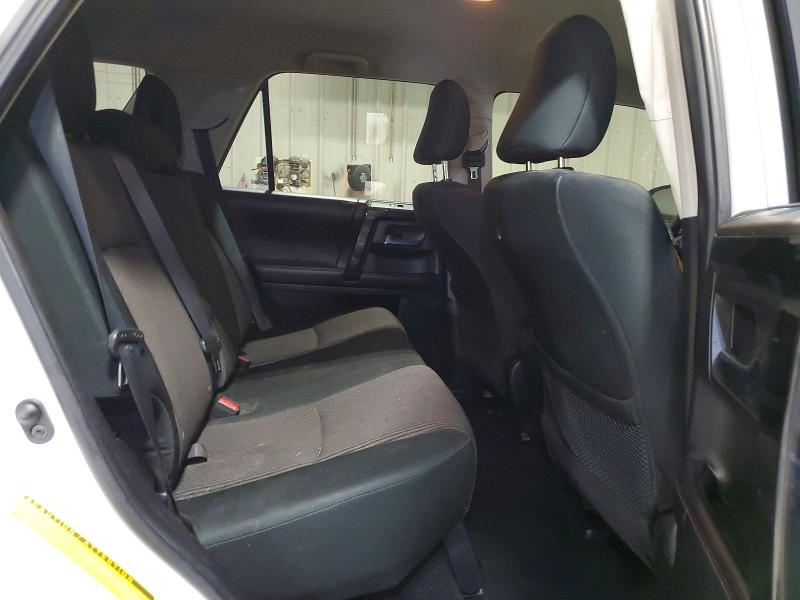Photo 11 from auction – 2017 TOYOTA 4RUNNER SR with VIN JTEBU5JR8H5421983