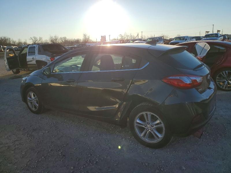 Photo 2 from auction – 2018 CHEVROLET CRUZE with VIN 3G1BE6SM7JS616276