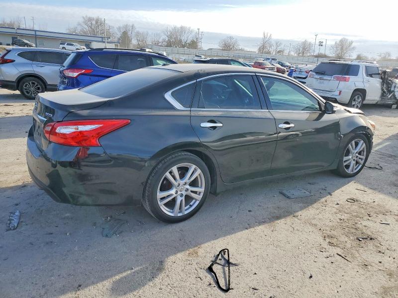 Photo 3 from auction – 2017 NISSAN ALTIMA 3.5 with VIN 1N4BL3AP1HC175337