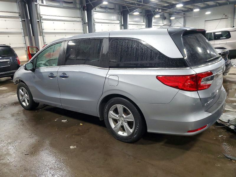 Photo 2 from auction – 2018 HONDA ODYSSEY with VIN 5FNRL6H70JB079594