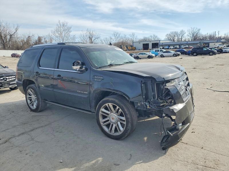 Photo 4 from auction – 2014 CADILLAC ESCALADE with VIN 1GYS4CEF6ER223653