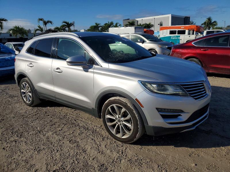 Photo 4 from auction – 2017 LINCOLN MKC SELECT with VIN 5LMCJ2C98HUL08448
