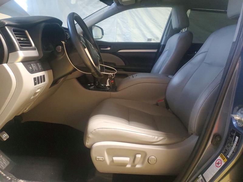 Photo 7 from auction – 2018 TOYOTA HIGHLANDER with VIN 5TDJZRFH3JS497359
