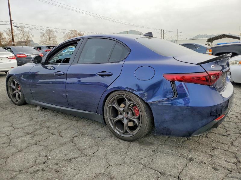 Photo 2 from auction – 2017 ALFA ROMEO GIULIA with VIN ZARFAEEN5H7530126